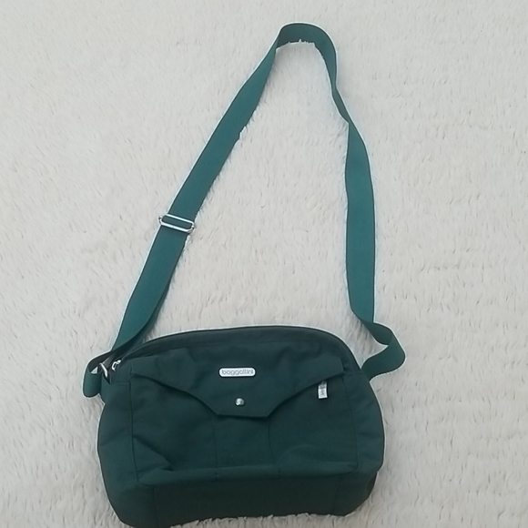 Baggallini Handbags - Baggallini Green Bag Purse